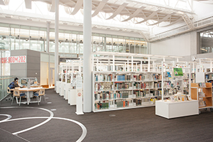 山梨県立図書館