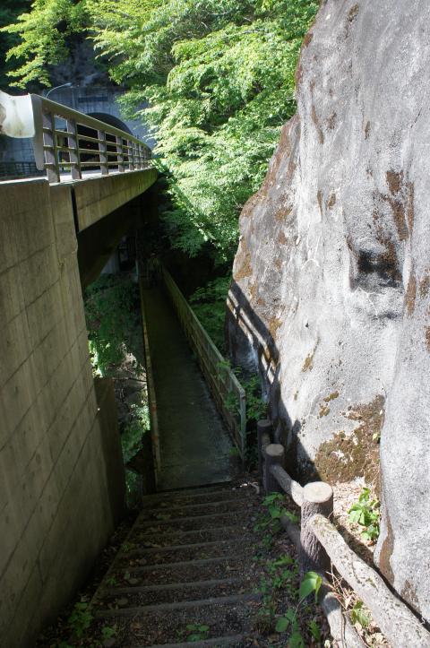 板敷渓谷階段