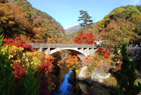 秋の長潭橋