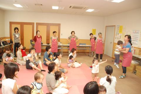 写真：子育てサークル活動風景（2）