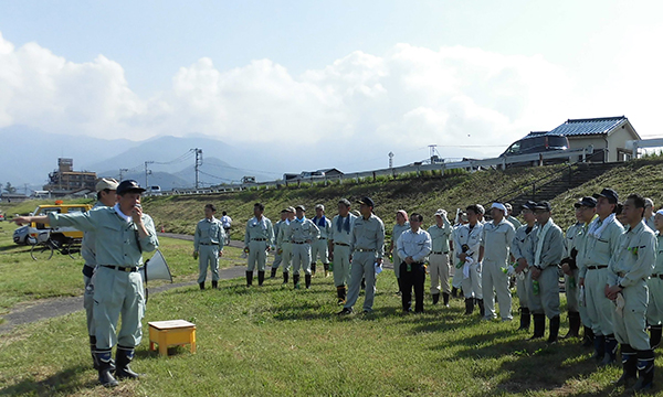 7月1日 平成28年度 荒川河川清掃の写真3