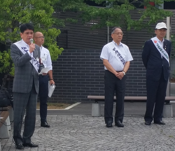 7月5日 第66回 「社会を明るくする運動」駅頭広報活動の写真1