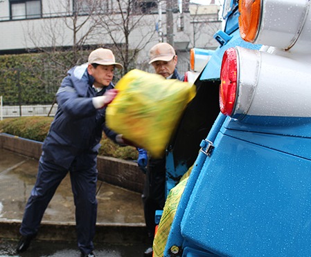 12月27日 年末のごみ収集作業の写真