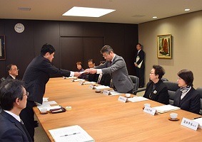 1月20日 甲府市男女共同参画審議会からの答申の写真2