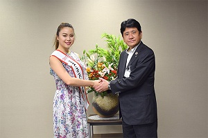 6月14日 2017ミス・ユニバース・ジャパン山梨代表 市長表敬訪問の写真1