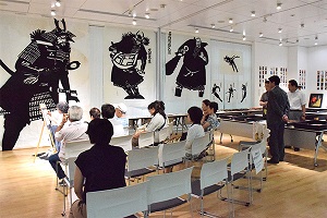 7月13日 こうふ開府500年応援事業「武田信玄と24将立体切り絵展」の写真1