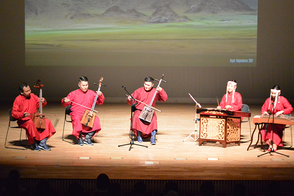 8月7日 モンゴル芸術コンサートの写真2