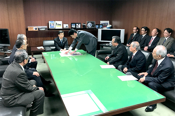 11月20日 新山梨環状道路北部区間の早期事業化に関する要望活動の写真2