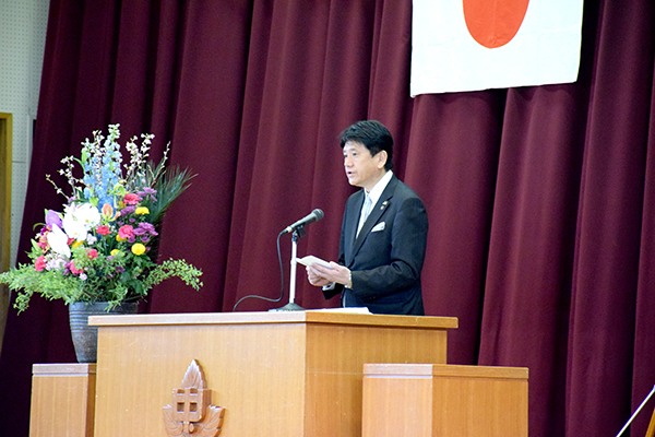 3月13日 甲府市立中学校卒業証書授与式の写真2