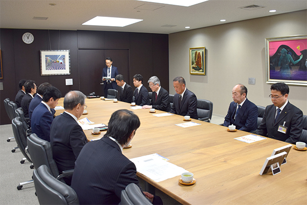 3月16日 「山梨中銀地方創生私募債」を活用した寄附の受入式の写真1