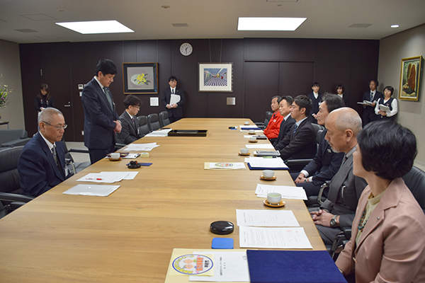 3月19日 「甲府市高齢者見守りネットワーク事業に関する協定」調印式の写真1