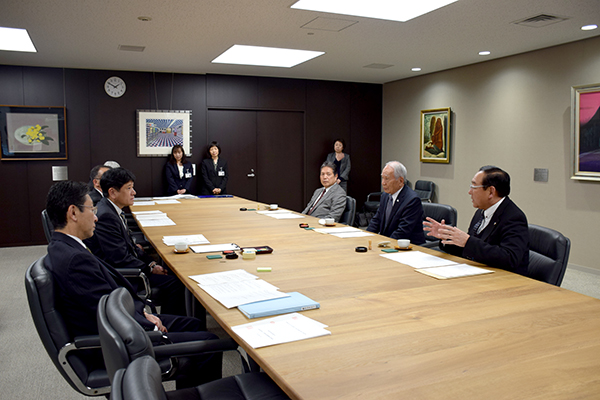 3月27日 「甲府市における自治会への加入促進に関する協定書」締結式の写真1