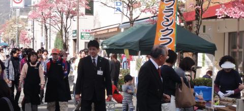 朝日通りハナミズキ祭り