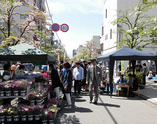 4月23日 朝日通り ハナミズキ祭りの写真2