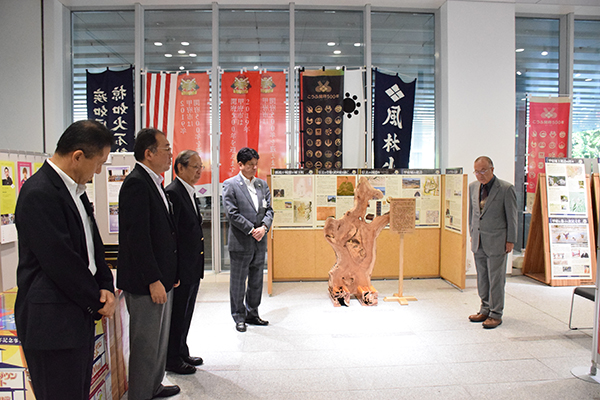 永照寺幼稚園理事長吉田永正様からの寄付受納式の写真2