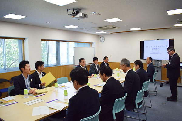 内閣府特命担当大臣地方創生規制改革の甲府市訪問の写真3