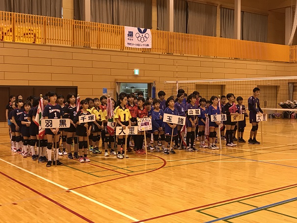 第13回甲府市長杯スポーツ少年団バレーボール大会の写真1