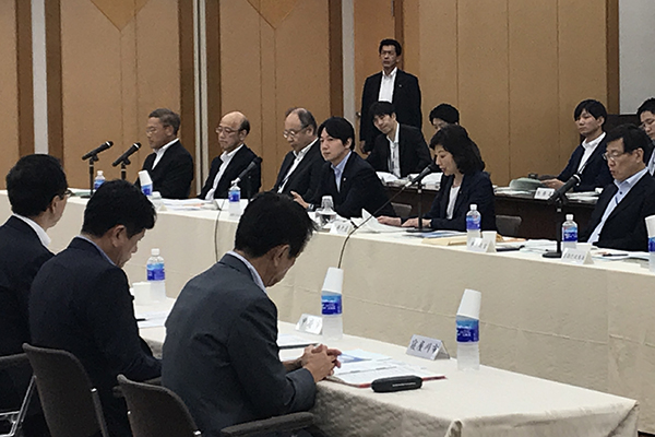 総務大臣と中核市市長施行時特例市市長との懇談会の写真3