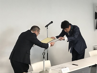 甲府市社会福祉審議会委員委嘱状交付式並びに第1回審議会の写真2