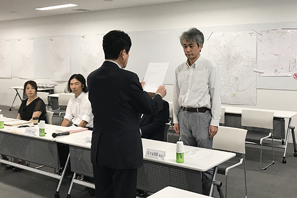 甲府市都市計画審議会委員委嘱式の写真1