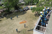 「山梨県警察大震災対策総合警備訓練」における実働訓練視察の写真3