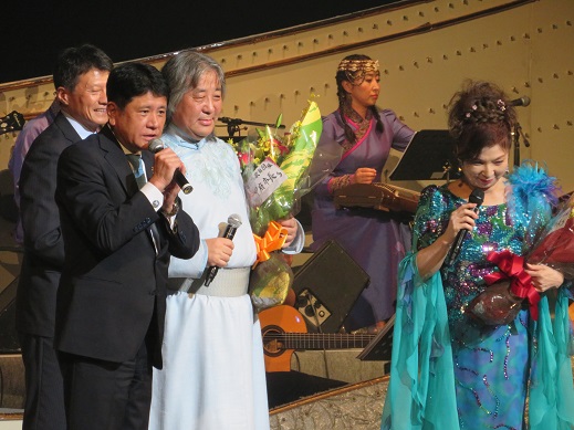 こうふ開府500年記念事業日本モンゴル文化交流八代亜紀コンサートwithモンゴル歌舞団の写真3