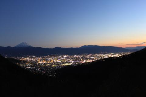 盆地の夜景