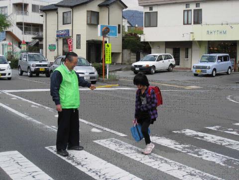 穴切・安全みまもり隊の様子