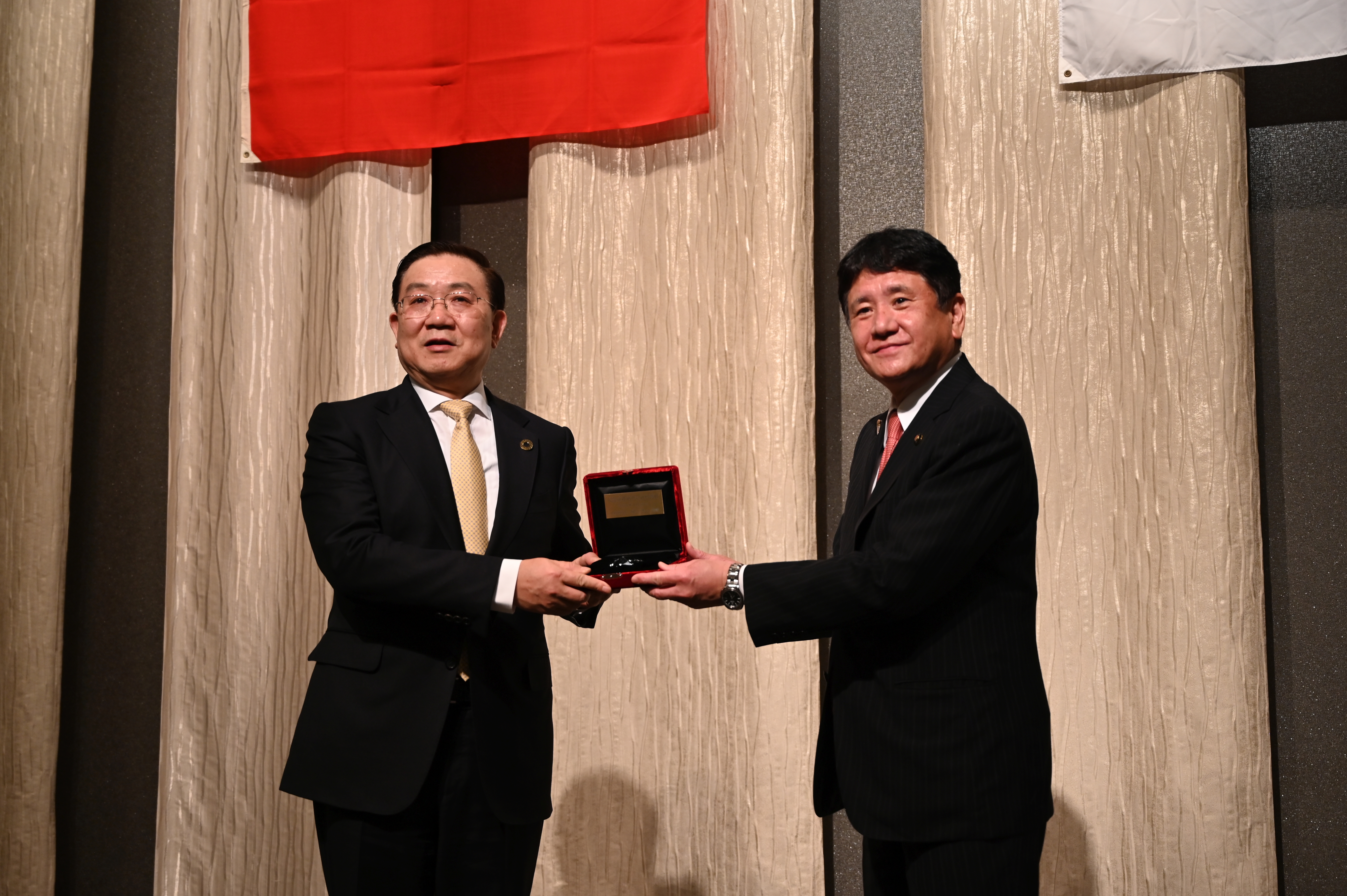 記念品贈呈