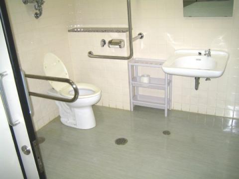 ゆうき公民館の多目的トイレのなかの画像