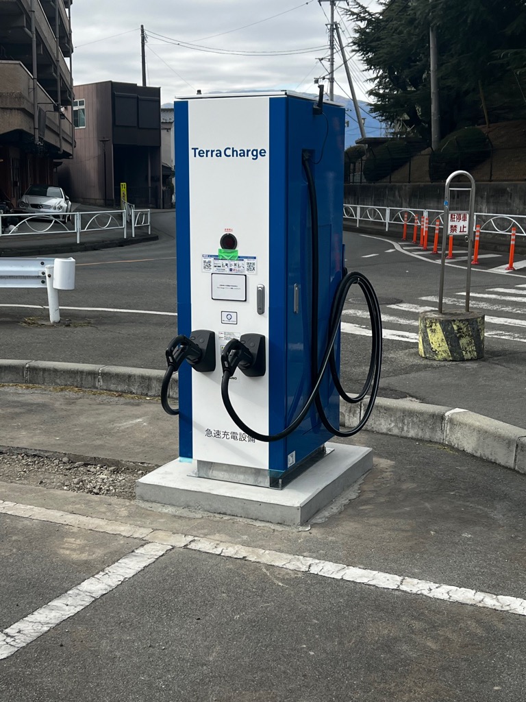 EV充電器（緑が丘スポーツ公園）