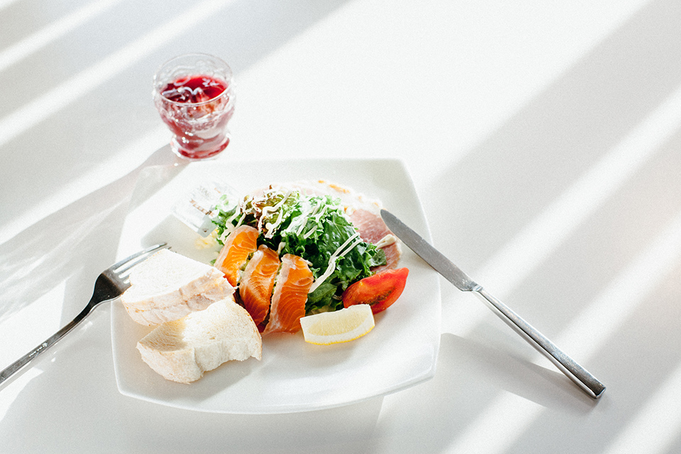 オープンカフェ・まるごとやまなし館