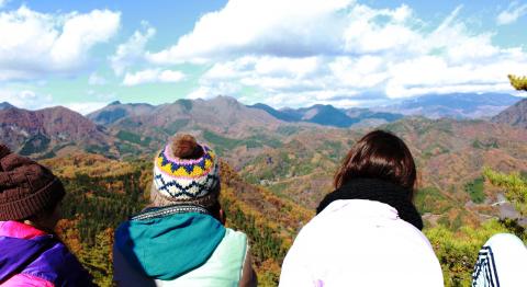 弥三郎岳から金峰山方向