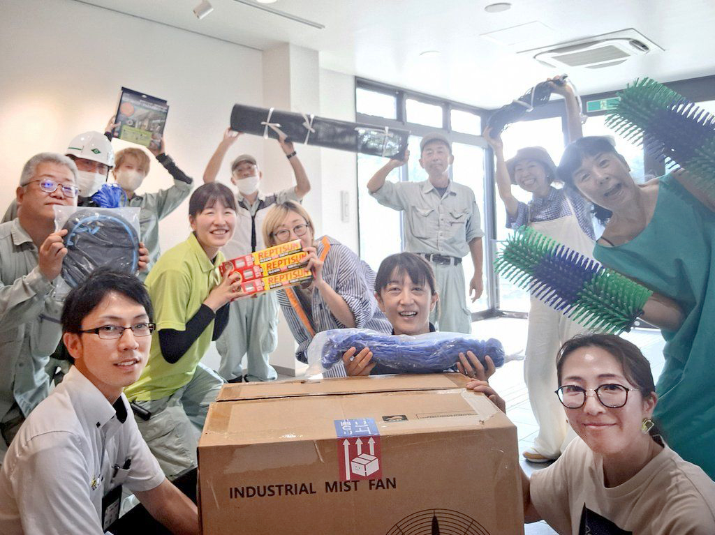 動物応援団の皆様と動物園スタッフ